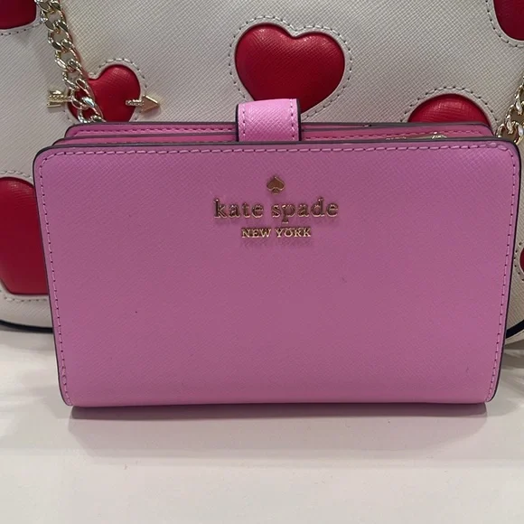 Kate Spade Madison Medium Bifold Wallet
Surf Pink
NWT - Picture 8 of 16